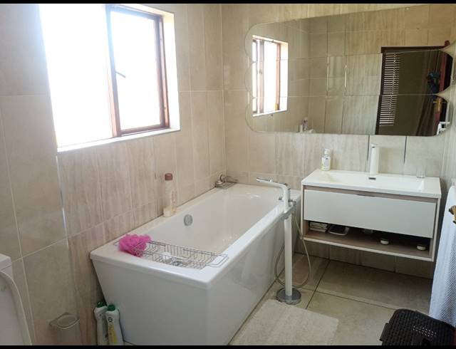 4 BEDROOM HOUSE FOR SALE IN PARKHAVEN